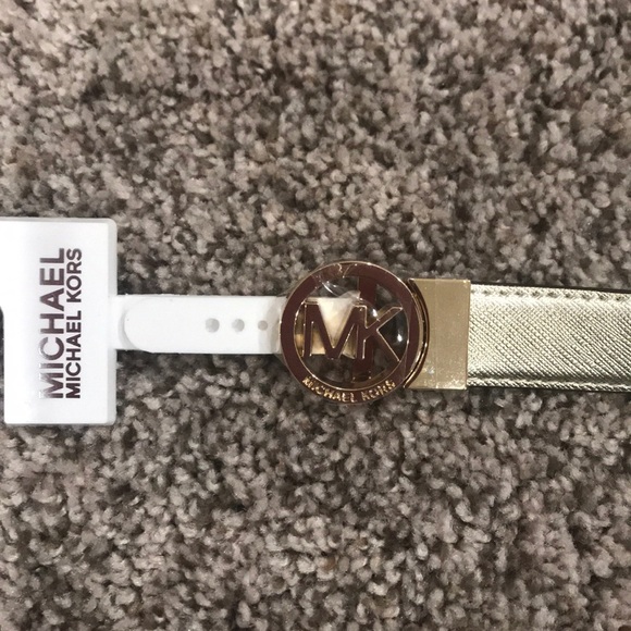Michael Kors Twist Reversible Belt - Picture 2 of 4